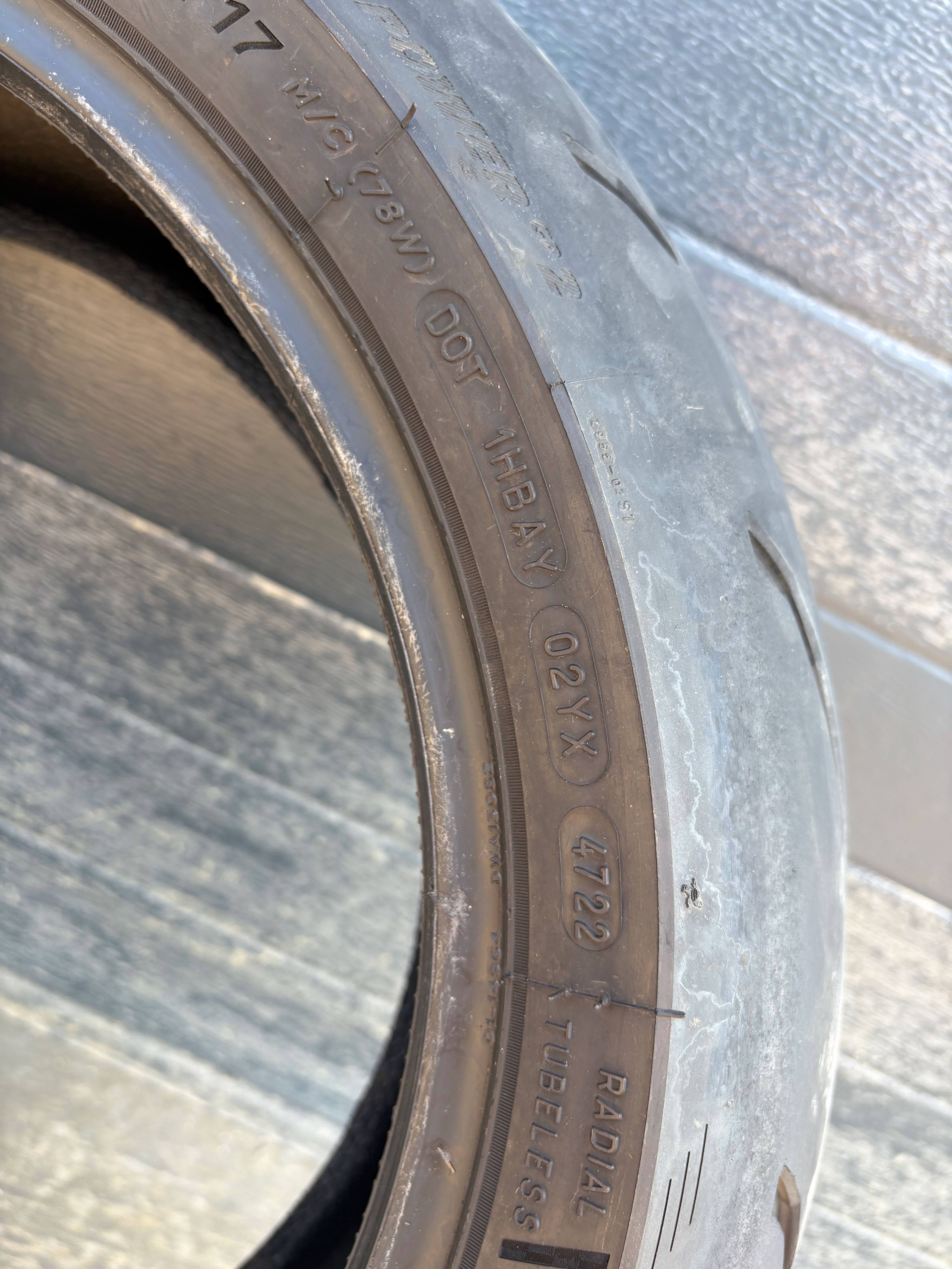Продавам гуми Michelin Power GP2 –Добро състояние!