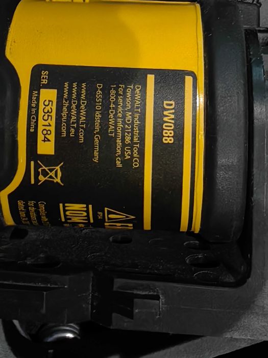 Линеен лазерен нивелир DEWALT