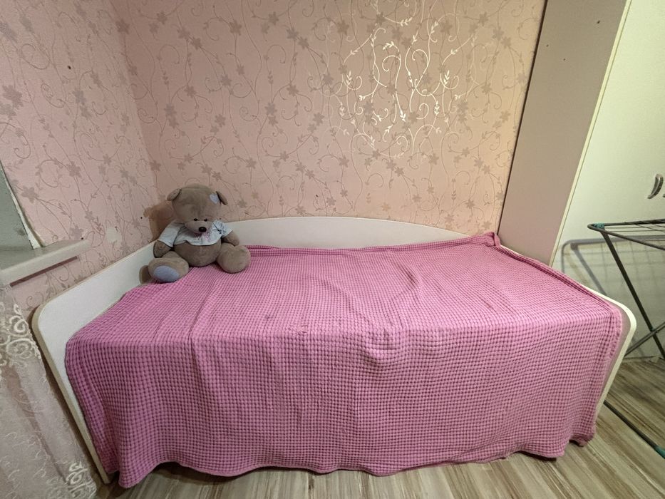 Продам кровать детскую