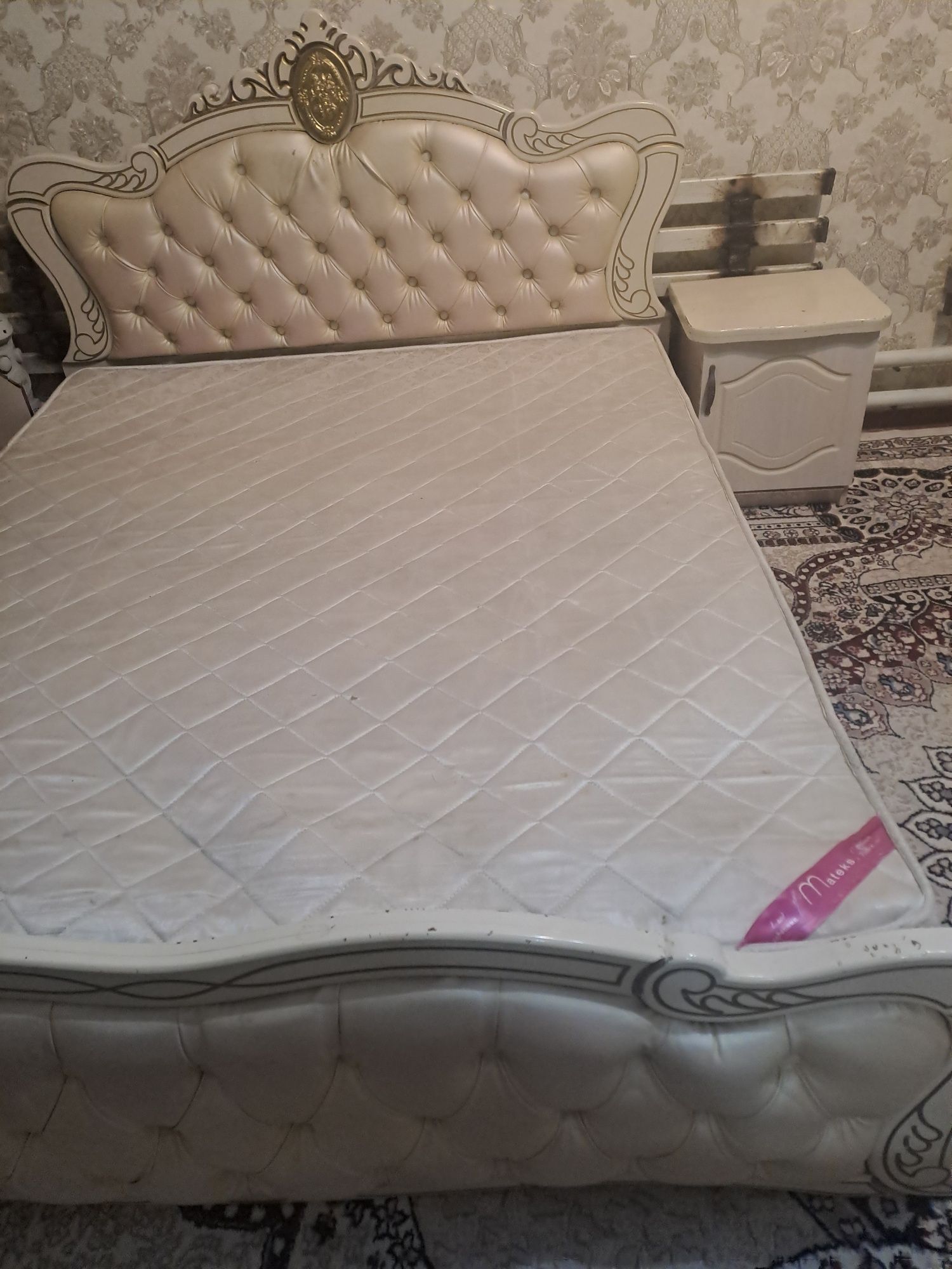 Spalniy mebel yaxshi holatda sifati yaxshi