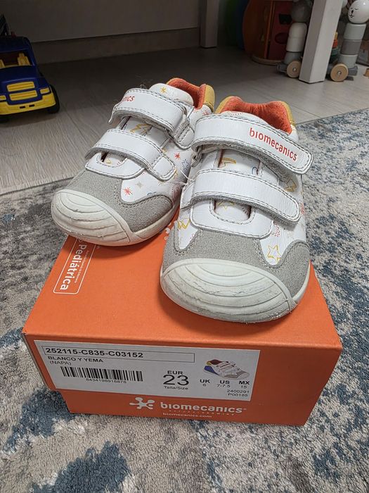 Pantofi Biomecanics nr. 23