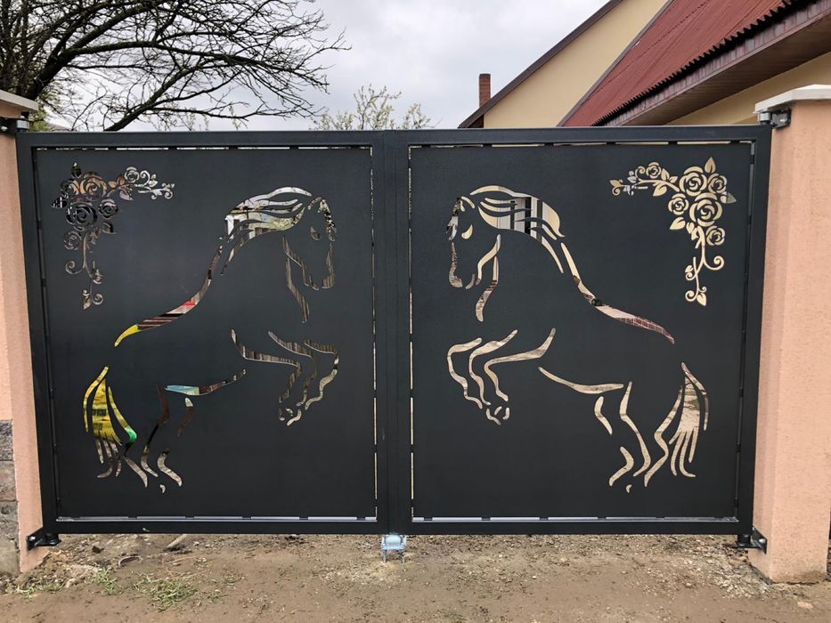 Porti metalice din tabla decupat fier forjat tip jaluzea