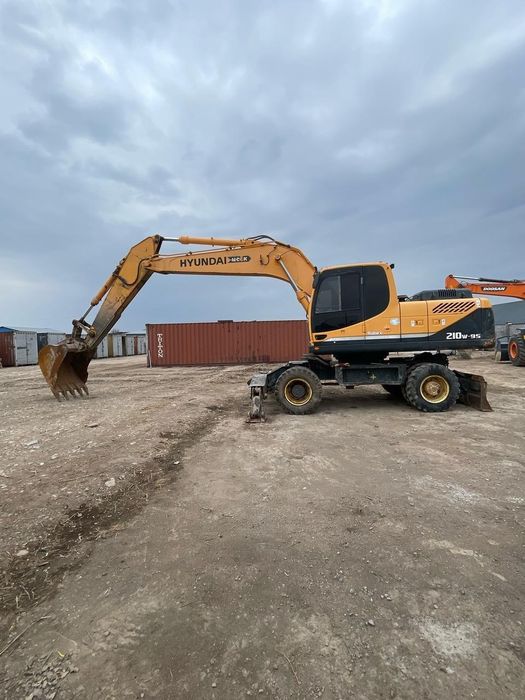 Услуги колесного экскаватора Hyundai 2015 г.в.