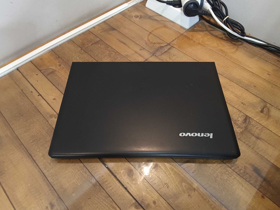 Лаптоп Lenovo ideapad 300 - i5 6200U / 15,6"
