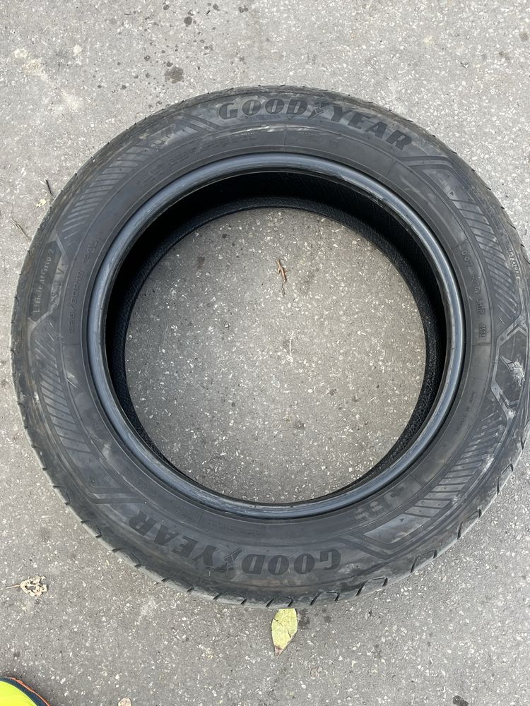 Anvelope vara 225/60/18 marca Goodyear