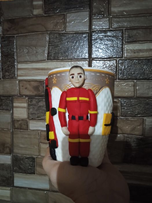 Cănițe personalizate cu tematică SMURD – lucrate manual din lut polime