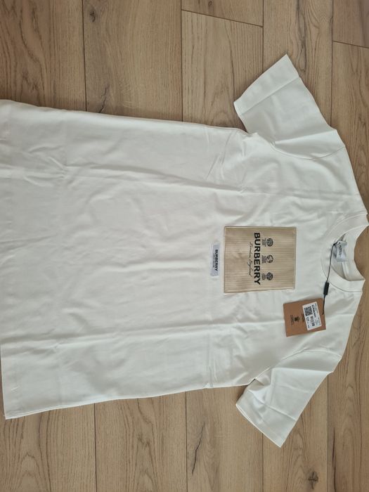 Tricou Burberry cu eticheta calitate Premium