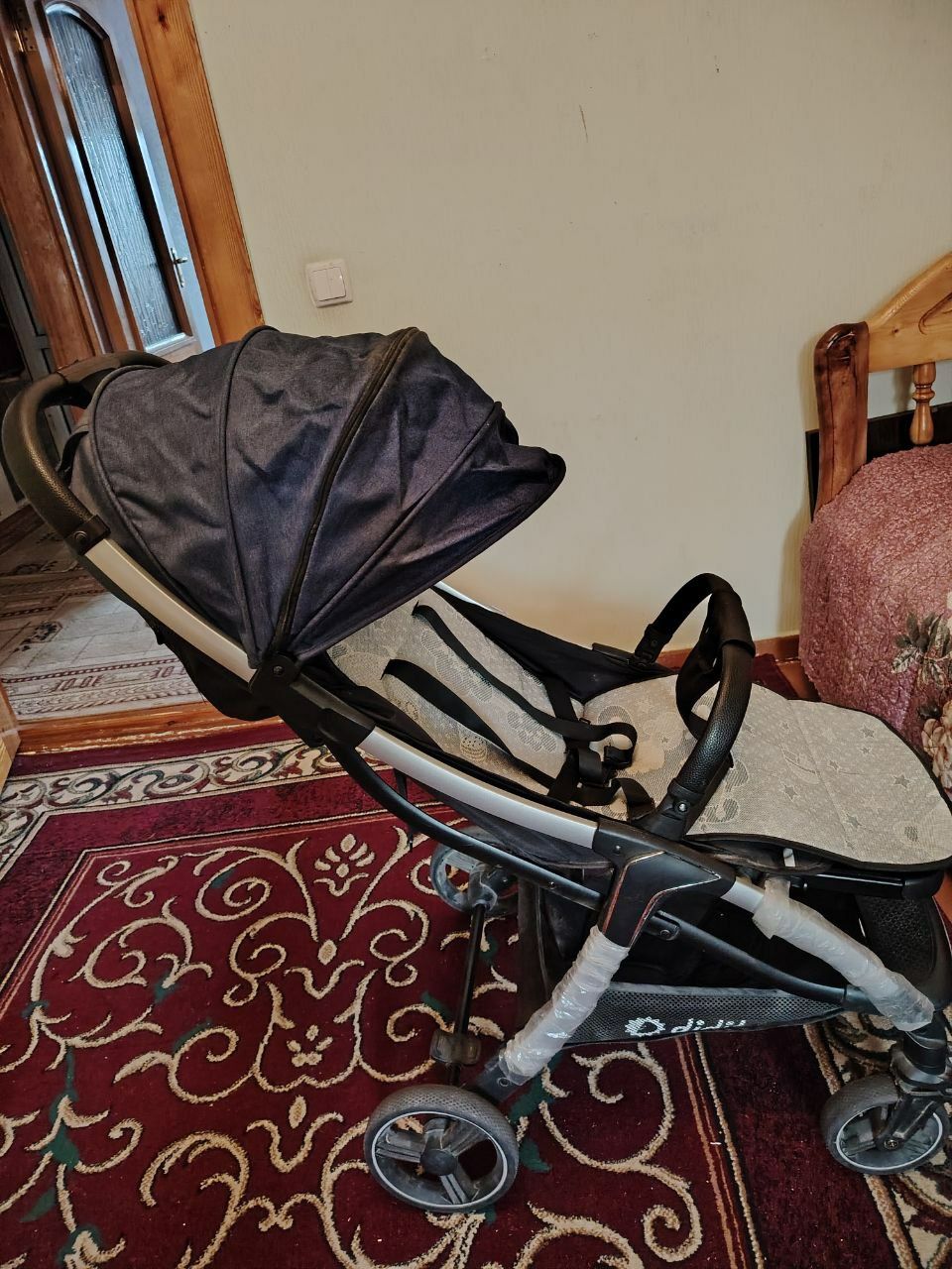 Детская коляска от 0 до 3 годика