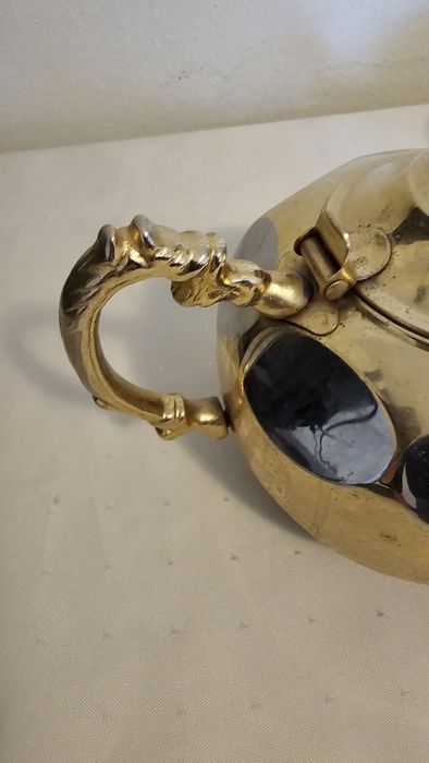 2 ceainice aurite,made in Korea.