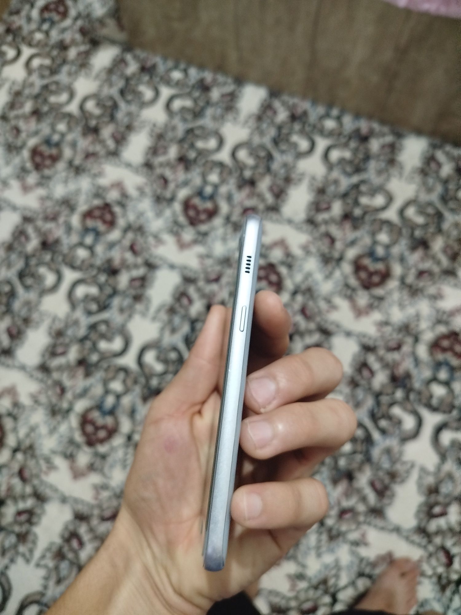 Telefon sotiladi A3 2017
