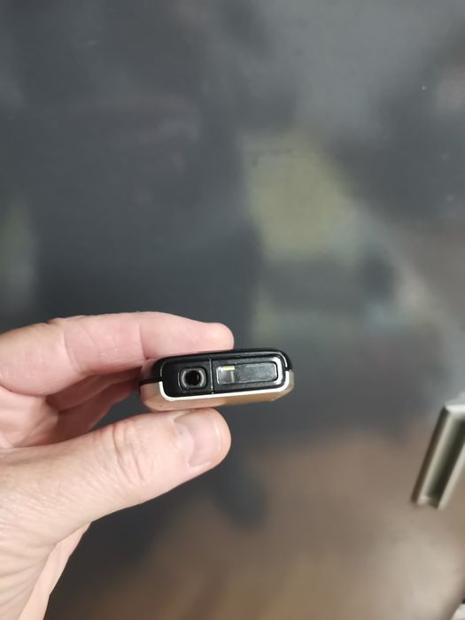 Nokia 1800, зарядно и кожен калъф