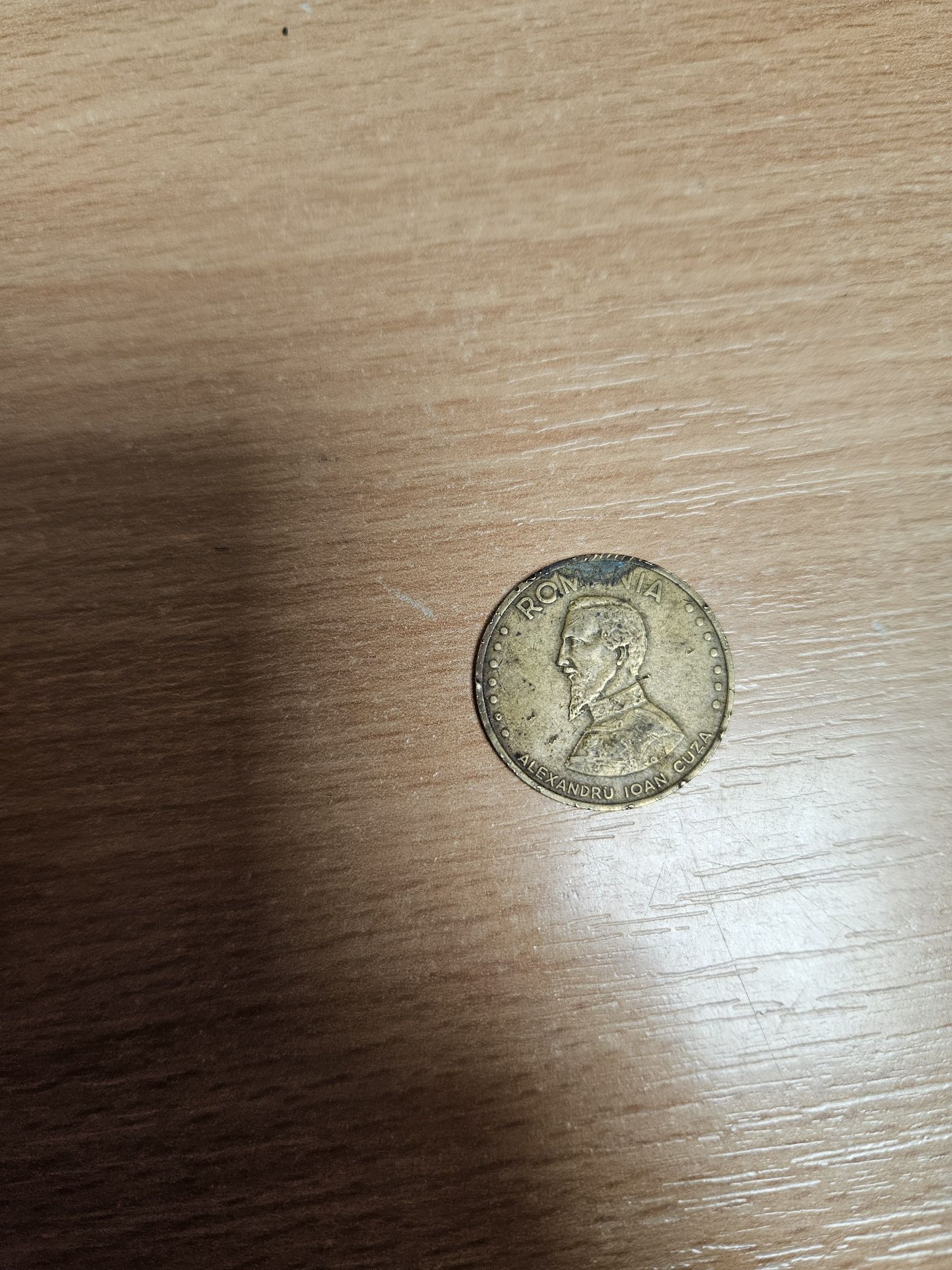 Vand moneda de 50 de lei