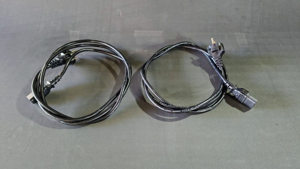 Sursă de alimentare pentru echipamente audio, model Crest Audio 5A Con