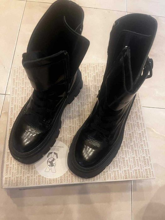 Черни кожени  стилни ботуши