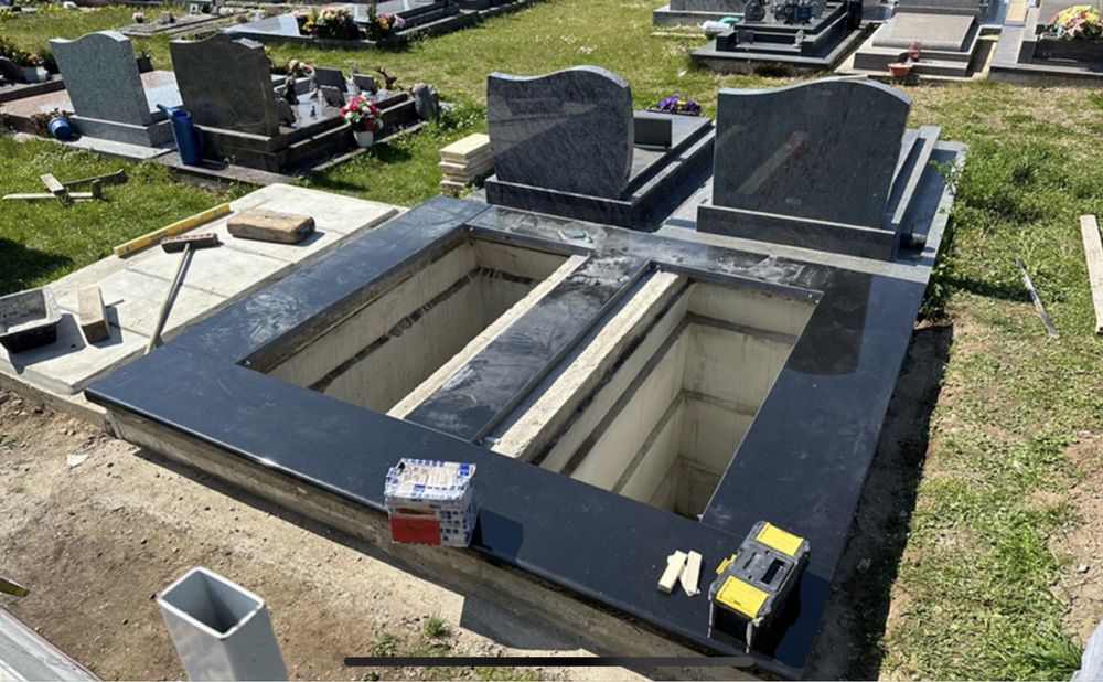 Cavouri si cripte funerare