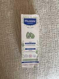 Десткий крем от молочных корочек Mustela