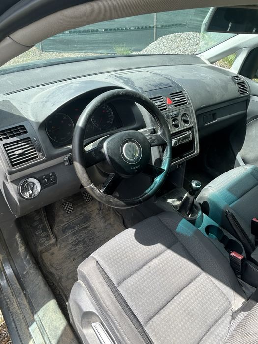 Dezmembrez Volkswagen Touran 1.9 TDI