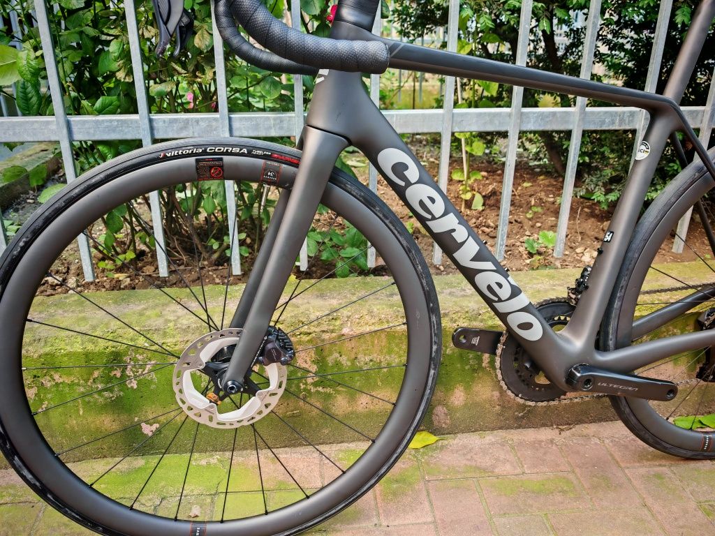Bicicleta cursiera carbon Cervelo R5 Di2 12V M/54 noua model 2025
