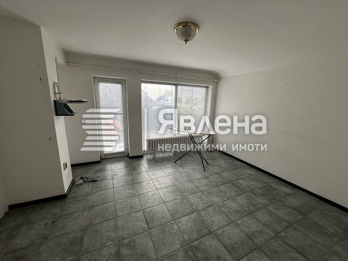 Продава се Къща в Варна, м-т Св. Никола - 208 кв.м за 1811 €/кв.м - Снимка #4