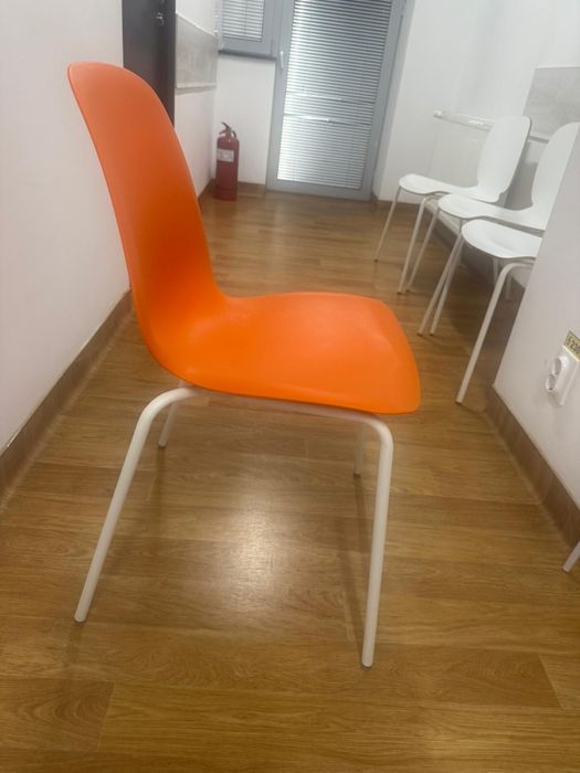 3 Scaune roz, mazzoni, bucatarie, terasa living!