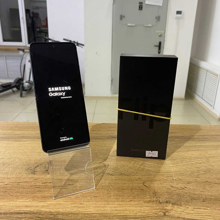 Сотовый телефон Samsung Galaxy Z Flip4 256GB/sk144615