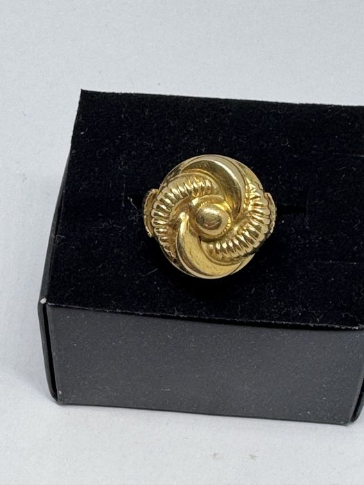 златен дамски пръстен 5.68гр 18к 750