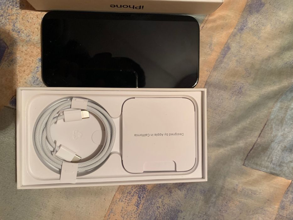 Iphone 15 128gb чисто нов
