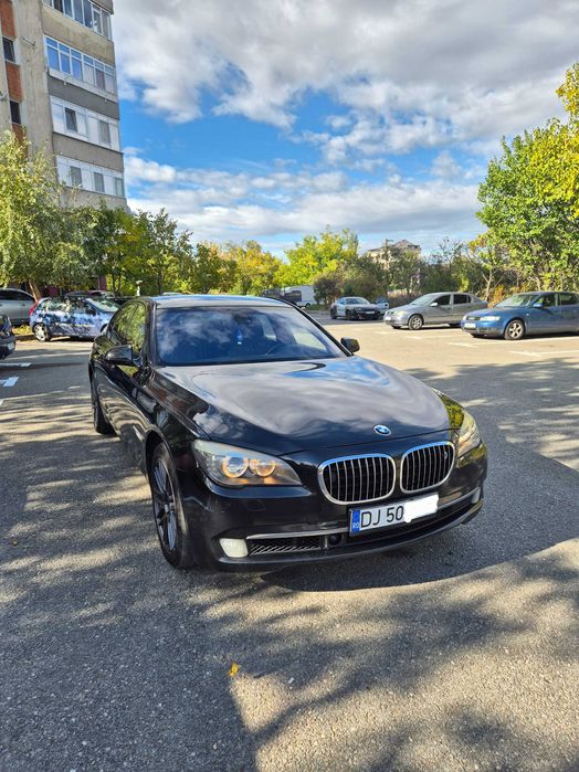 BMW seria 7, F01,750i, 408cp 4.4i V8 biturbo,5 butoane,distronic,masaj