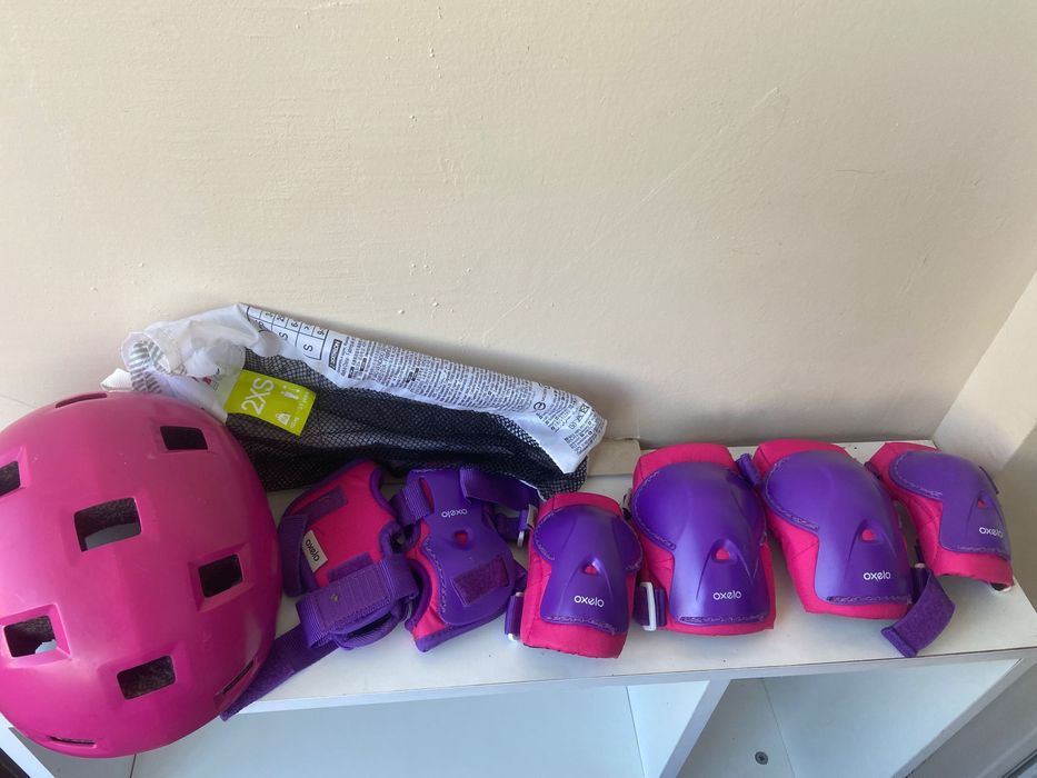 Детски каски за момиче Oxelo(за ролери и кънки) и Wedze (скиорска)