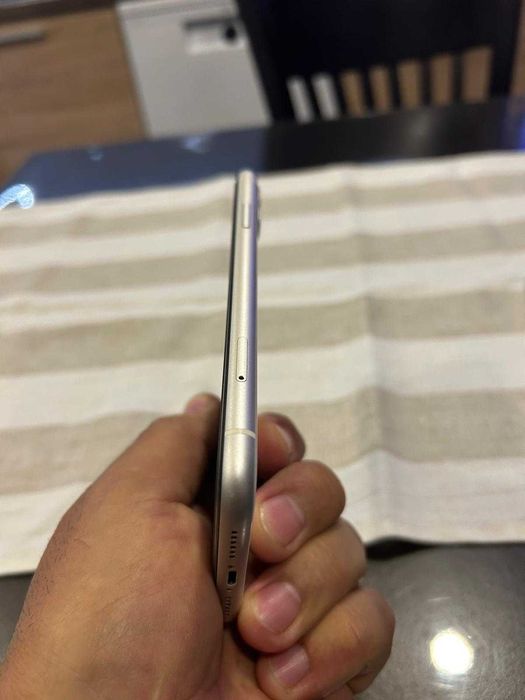 Iphone 11 64 GB БЯЛ