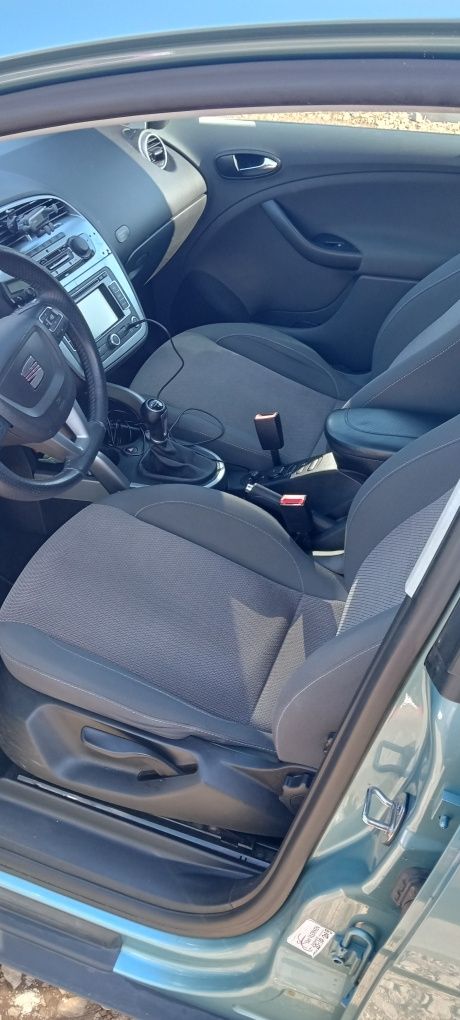 Vând Seat altea xl
