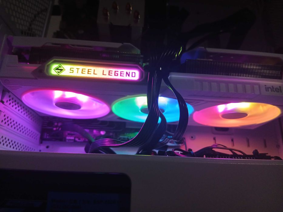 Intel Arc B580 12GB - ASRock STEEL LEGEND OC (garantie 3ani, RGB)