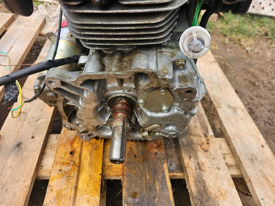 HONDA/Двигател з Тракторна Косачка 13.Коня