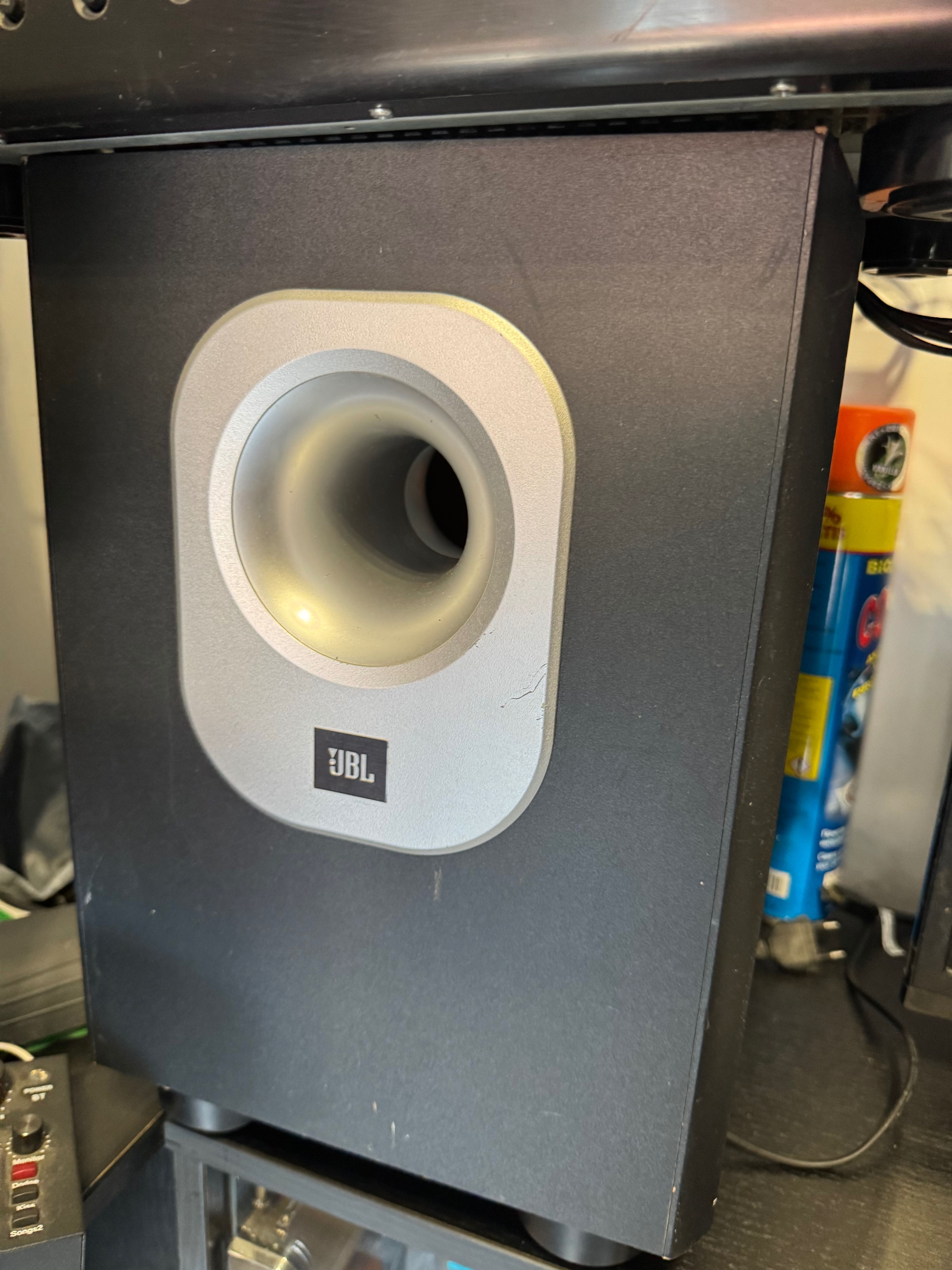Буфер с колонки JBL и усилвател Yamaha