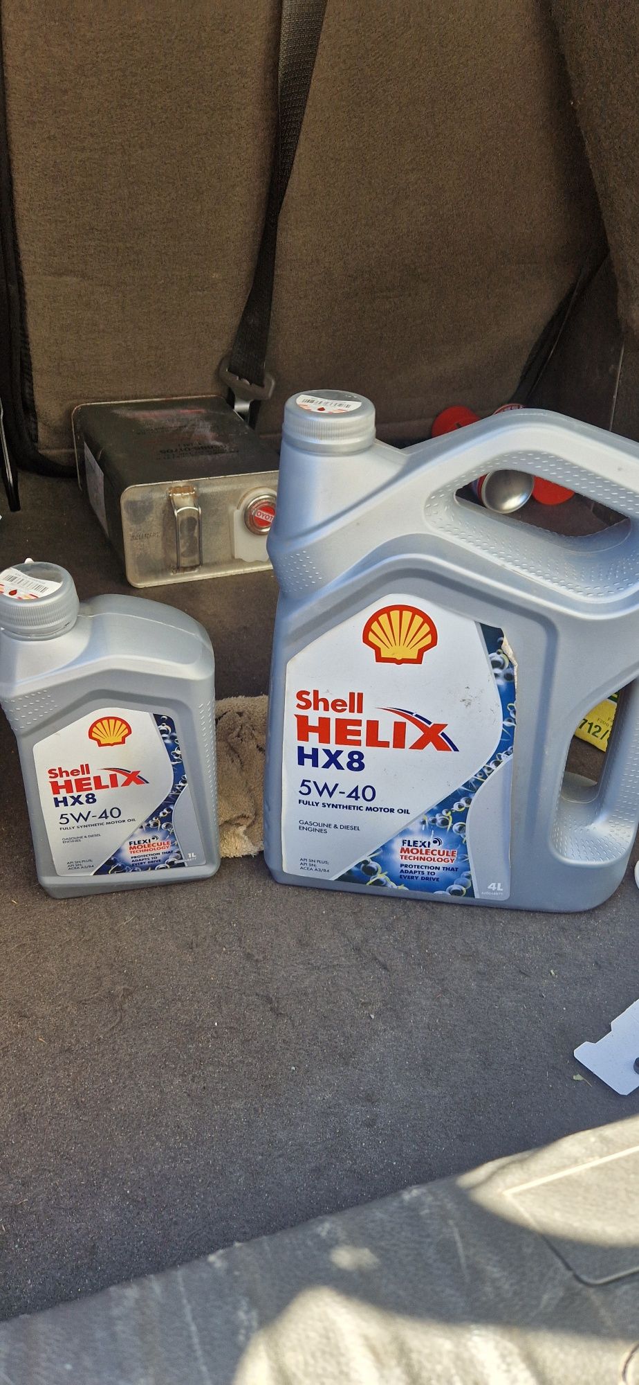 Продам SHELL HELIX 4L новая запечатыная.