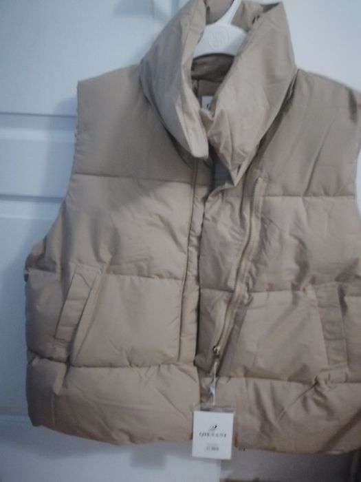 Vesta matlasata  marimea L bej noua