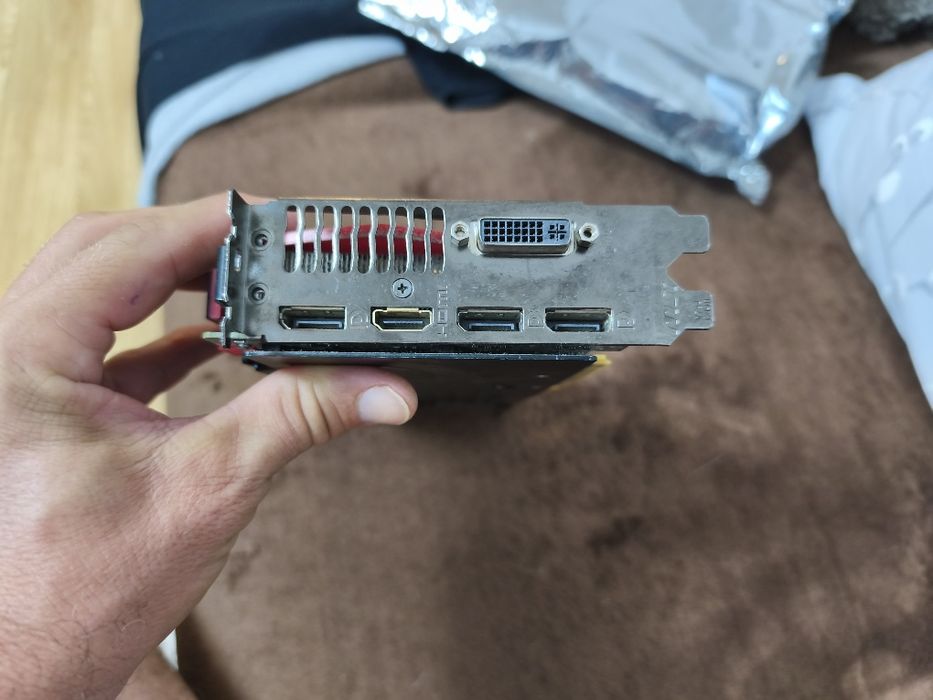 Vând placa video  msi gtx 960 4gb