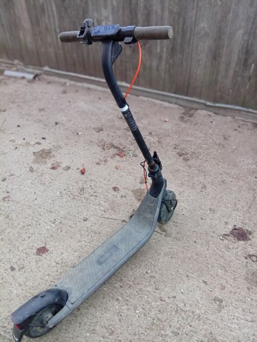 Dezmembrez trotineta  ninebot e2