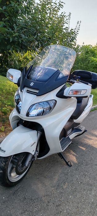 Vând Suzuki burgman AN650