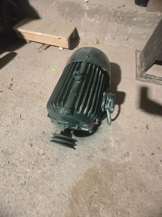 Продавам банцинг