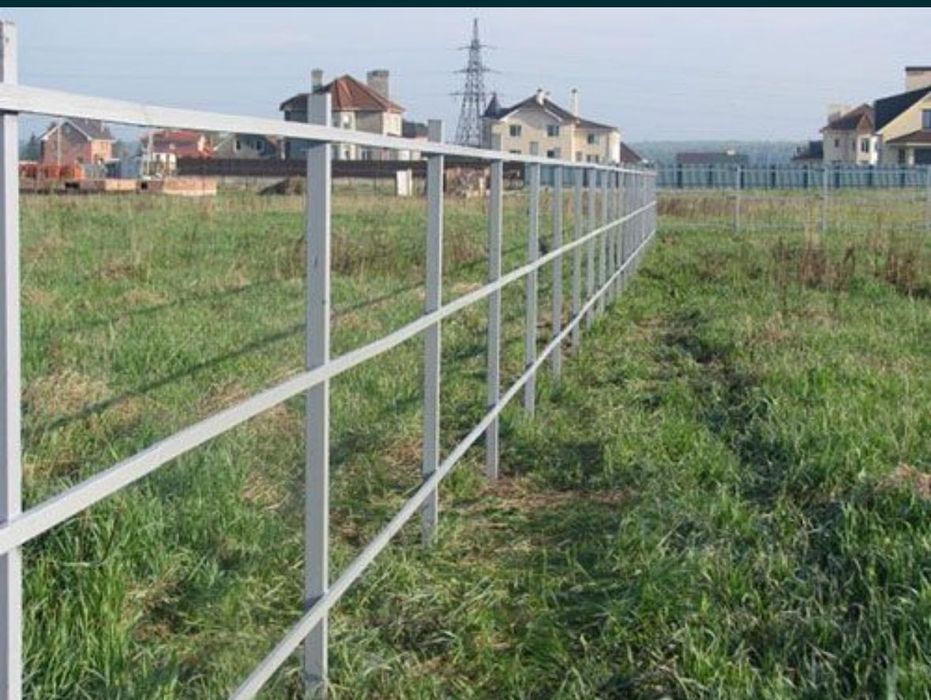 Gard din: plasa,tabla sipca