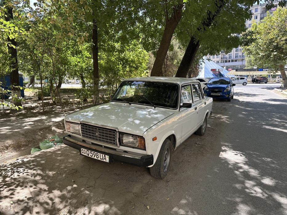 Ваз 2107 метан  yili 2008 gen (butun otiriladi haydaladi)1йил ген клиб