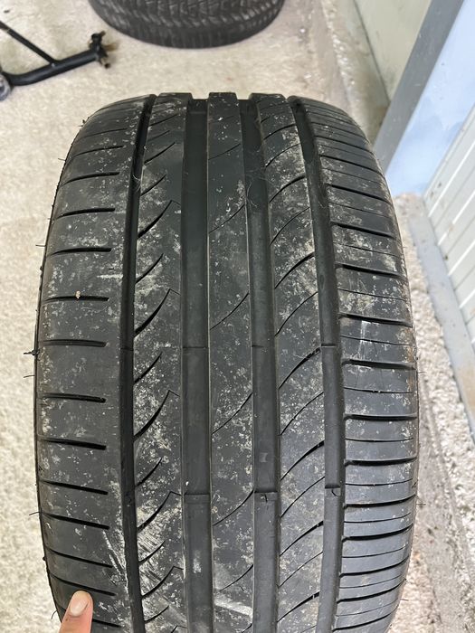 Единична лятна гума 265 35 18