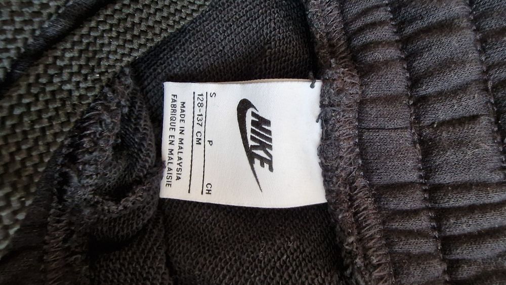 Дънки ,долнища и екипи за момиче 8-9 г.ръст134