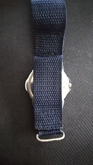 Часовник,не функциониращ,за смяна на батерията