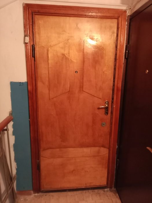 Продам дверь армированная