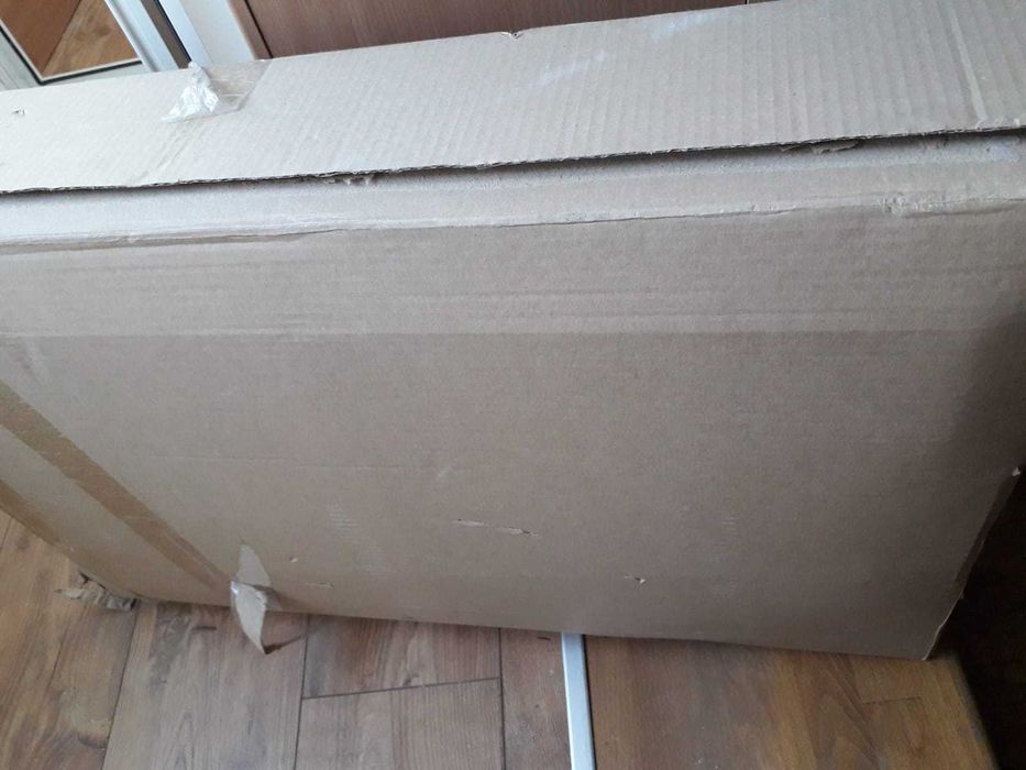 Vand birou NOU Ikea, in ambalaj