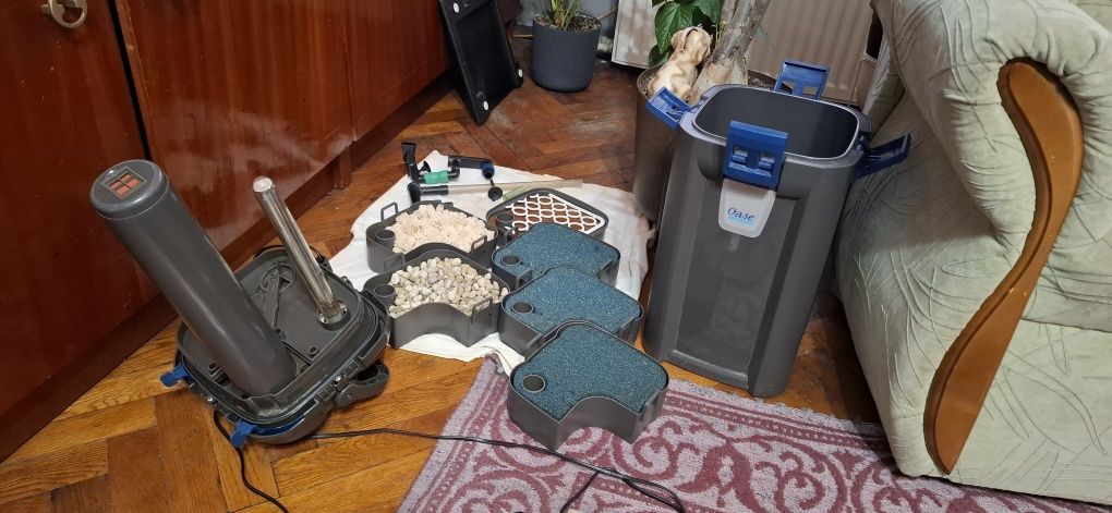 Продавам външен филтър за аквариум Oase BioMaster Thermo 600