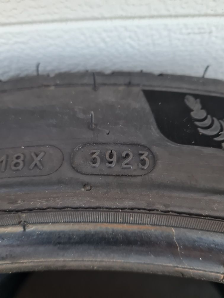Летни гуми 2 броя MICHELIN PilotSport EV 255 40 R20 дот 3923