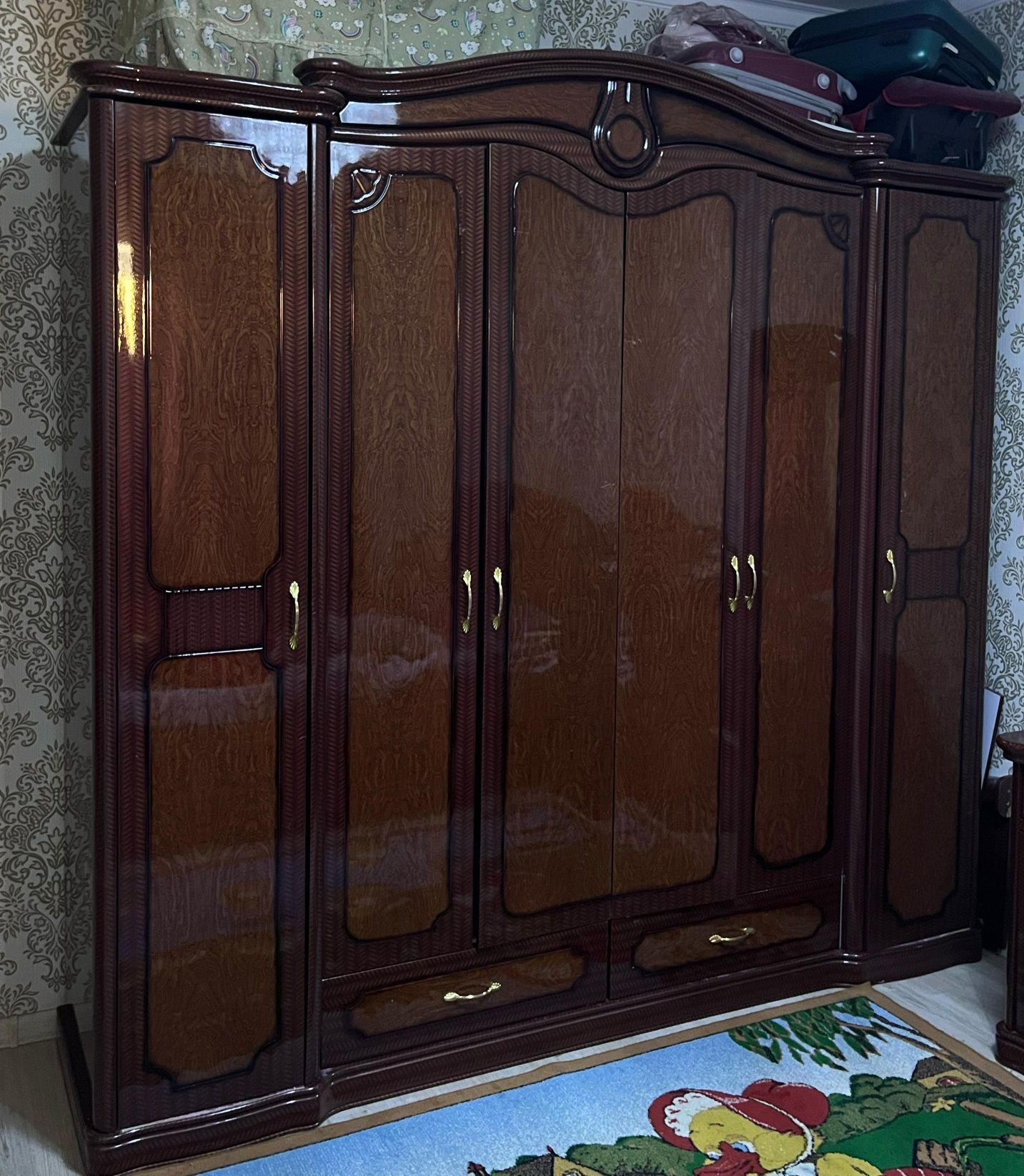 Спальный гарнитур